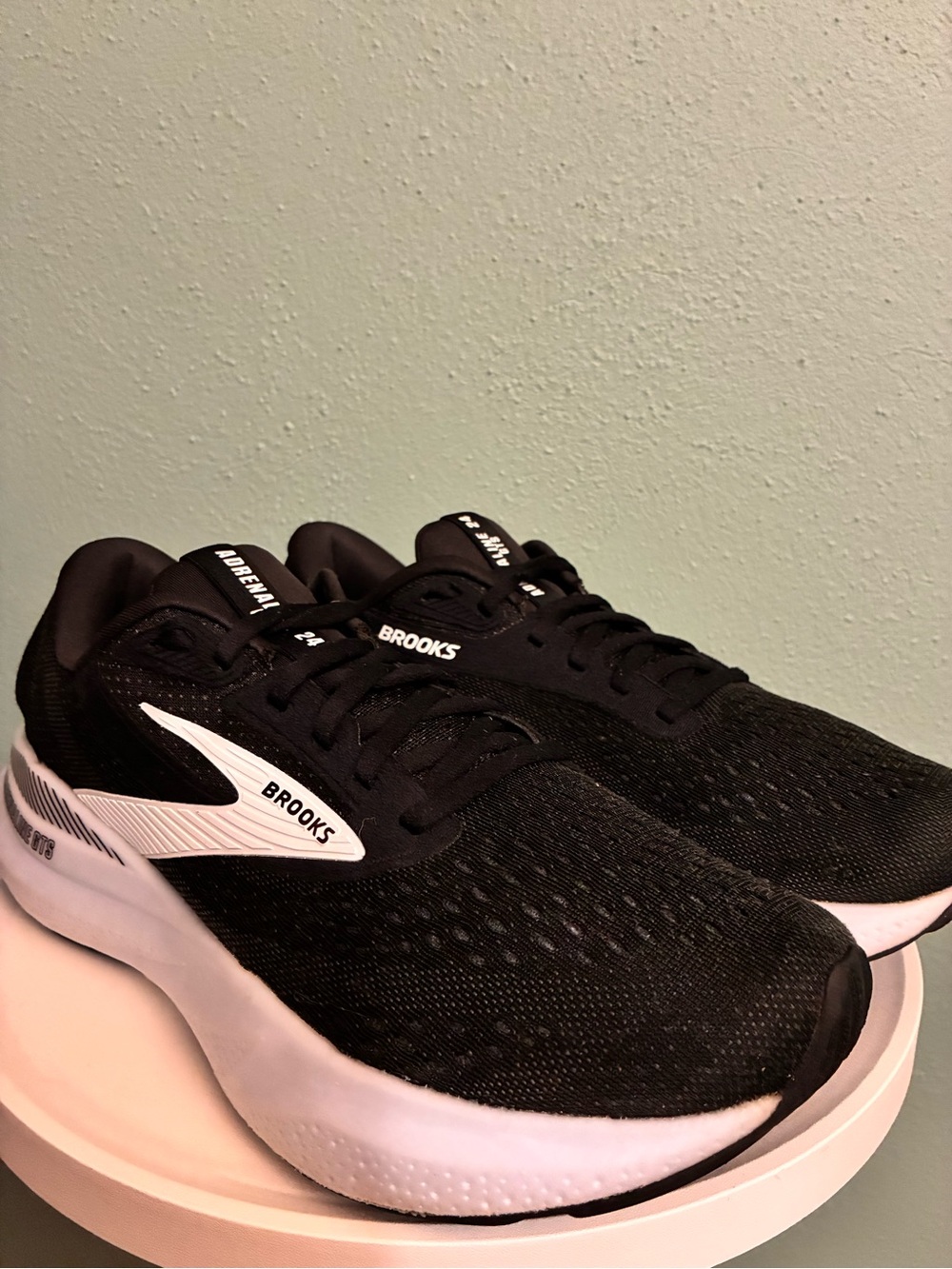 Brooks Women’s Black and White Trainer